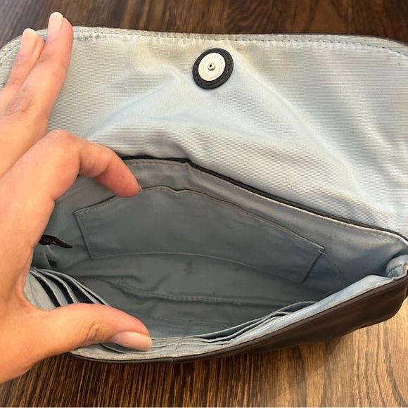 Coach black leather wristlet/clutch with chrome finishes - Picture 4 of 8